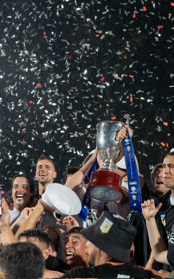La secuencia del gran festejo "mensana" por el ascenso
